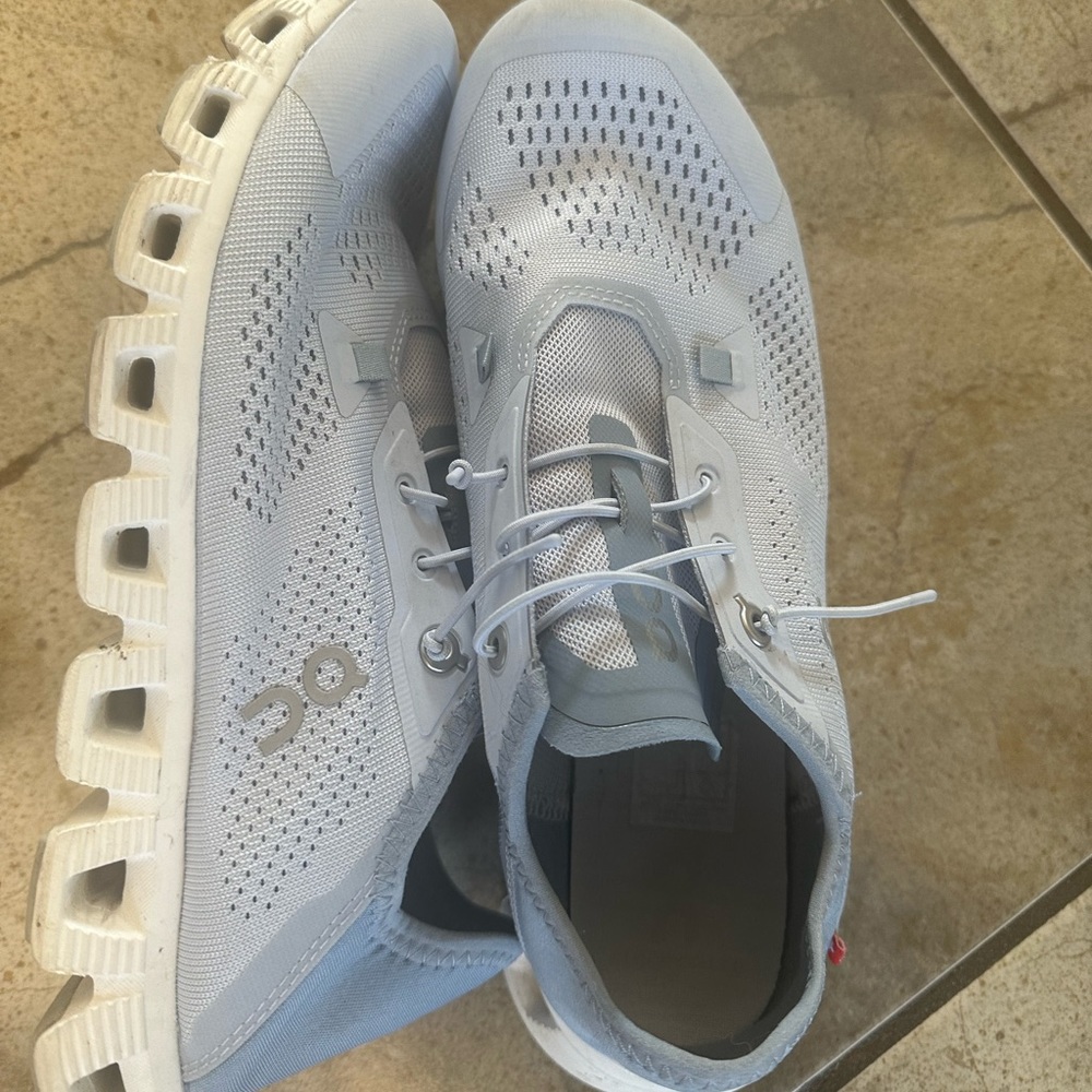 On Cloud Cloud 5 running sneakers